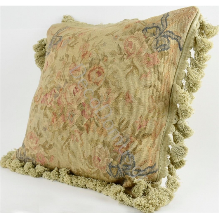 ΜΑΞΙΛΑΡΙ ΜΠΕΖ ΜΕ ΦΟΥΝΤΕΣ ΚΑΙ ΛΟΥΛΟΥΔΙ ΜΕ ΓΕΜΙΣΗ Σενίλ 45*45