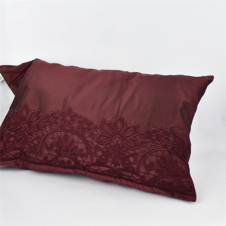 ΜΑΞΙΛΑΡΙ ΜΠΟΡΝΤΟ ΜΕ ΓΕΜΙΣΗ Μετάξι 50*30